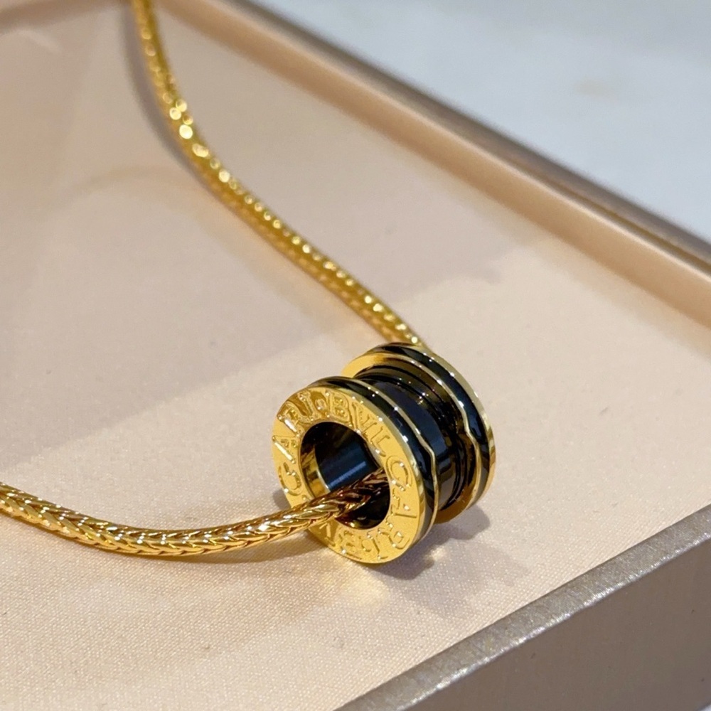 Bulgari Necklace - Picture 2 of 9